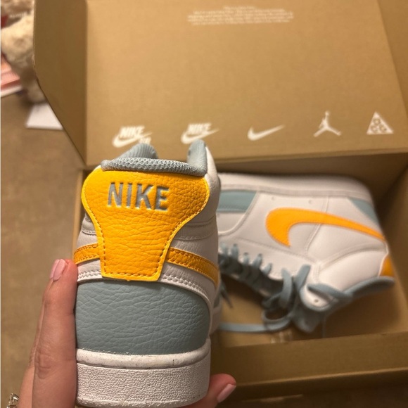 Men’s Nike Court Mids - Picture 6 of 6